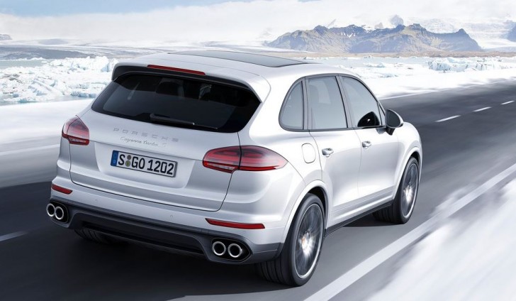Porsche Cayenne Turbo S 2016 02