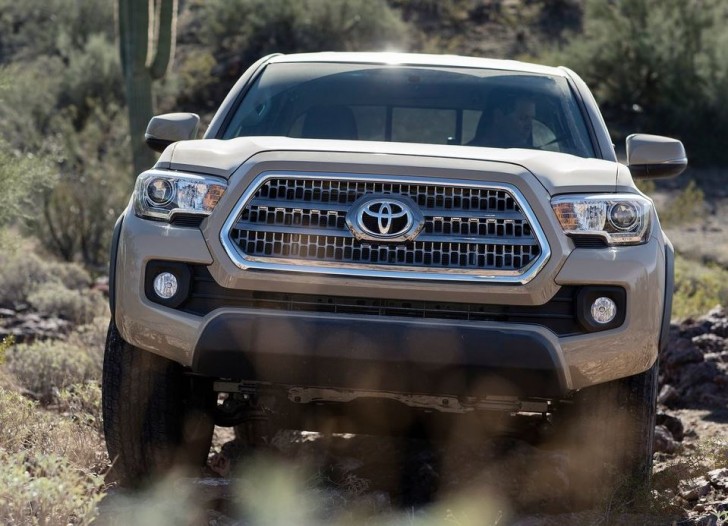 Toyota Tacoma TRD Off-Road 2016 03