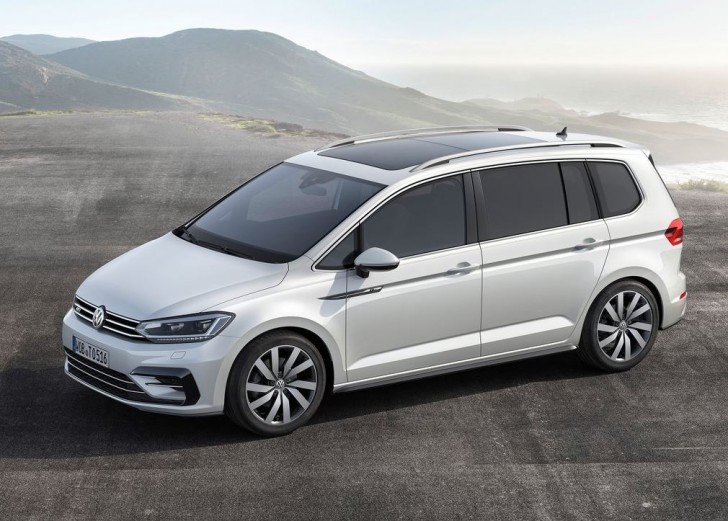 Volkswagen Touran 2016 05