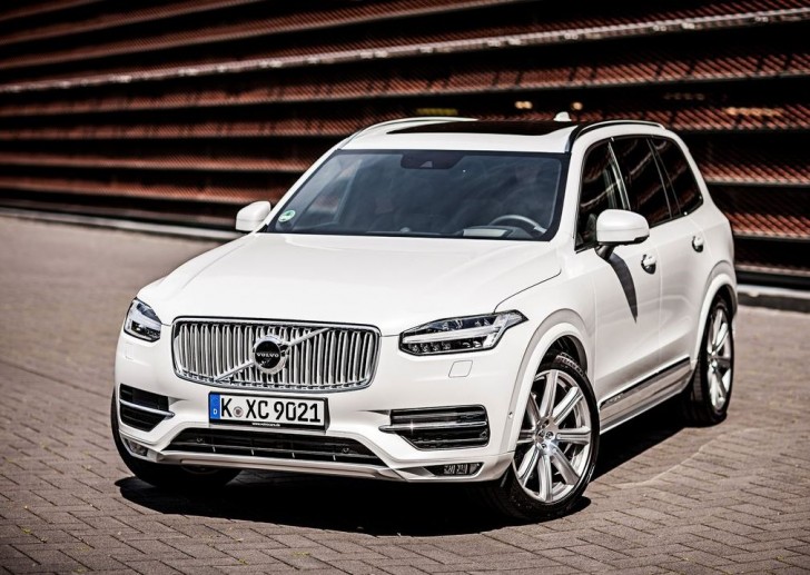 Volvo XC90 2015 01