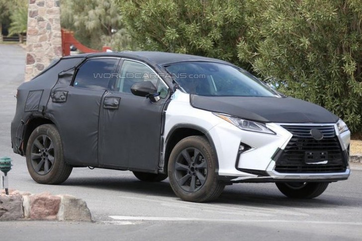 LEXUS RX 7シーター 2