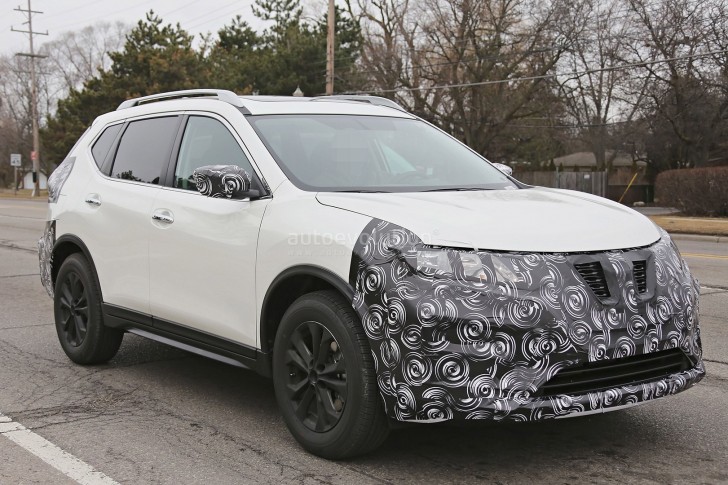 2017-nissan-rogue-spied-with-cosmetic-updates_10