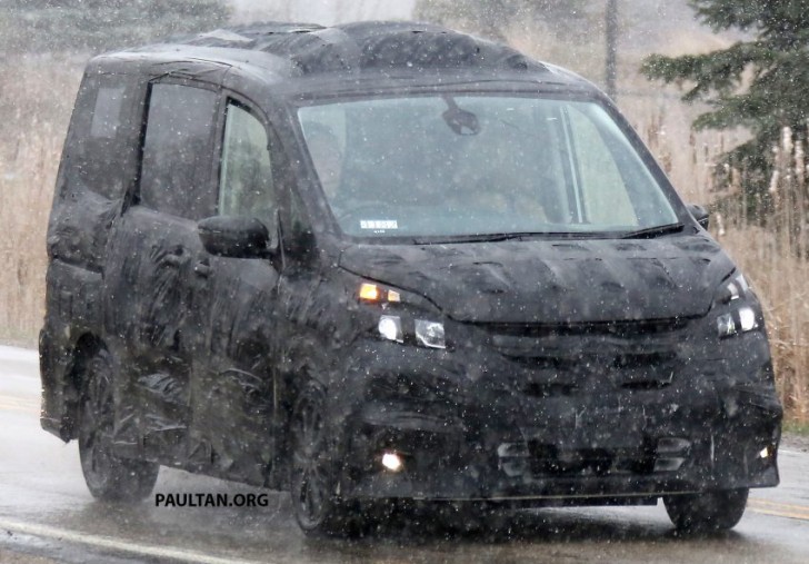 Nissan-Serena-spyshots-01-850x592