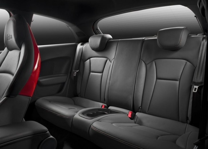 AUDI S1 2015 09