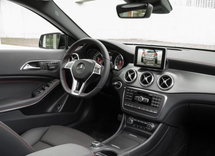 Mercedes-Benz GLA-Class 2015 08