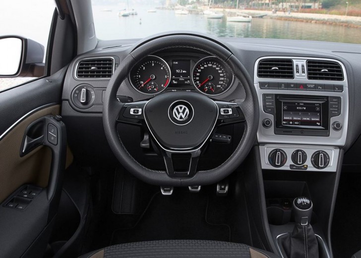 VW CrossPOLO 2014 09
