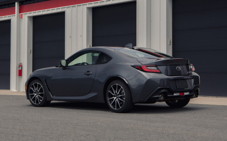 トヨタ「新型 86」日本価格が判明！279万円～！